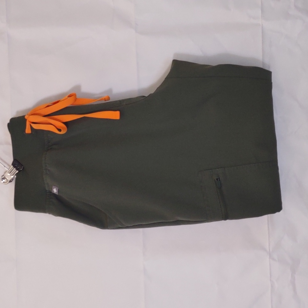 Figs High Waisted Zamora Jogger - Moss - Picture 8 of 12